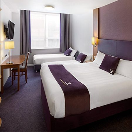 Premier Inn Liverpool John Lennon Airport Speke Exterior photo